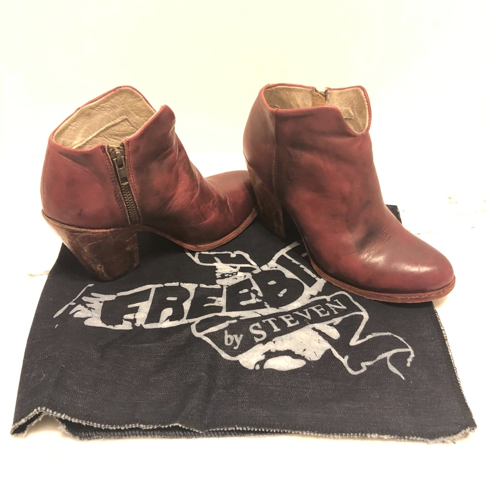 Freebird by Steven red leather ankle boots heels 8